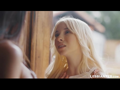 ❤️ Dívka se po několika měsících vrátí domů a skončí u lízání kundy své nevlastní matky ❤️ Šukání video u cs.thebestfetishsites.ru ️❤